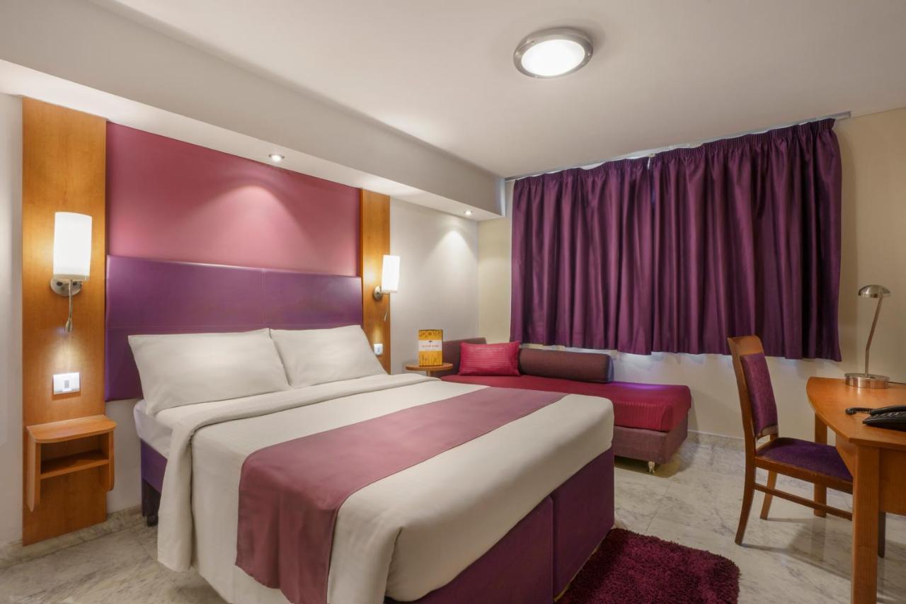 Caspia Hotel New Delhi Exteriör bild