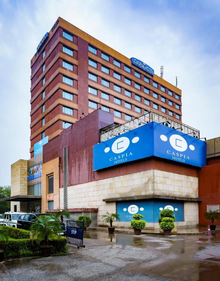 Caspia Hotel New Delhi Exteriör bild