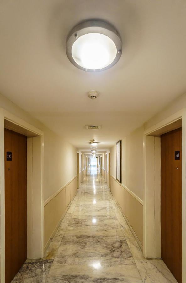 Caspia Hotel New Delhi Exteriör bild