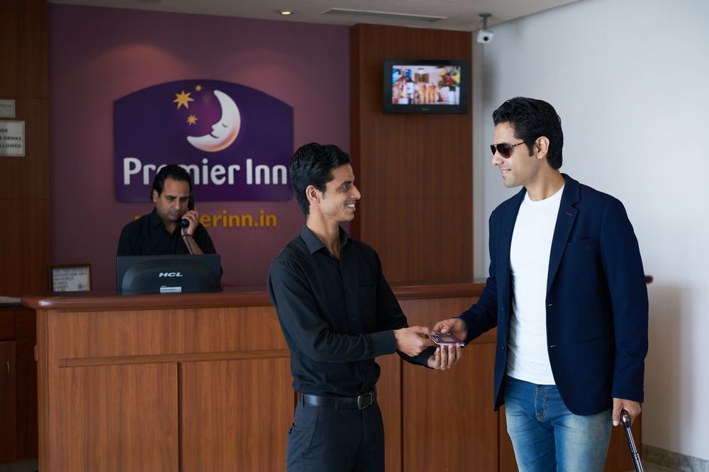 Caspia Hotel New Delhi Exteriör bild