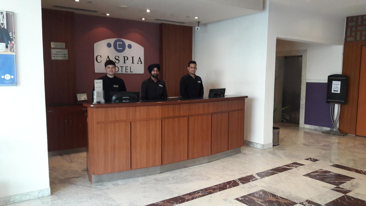Caspia Hotel New Delhi Exteriör bild